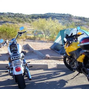 Comment choisir une tente de moto pour un road trip ?