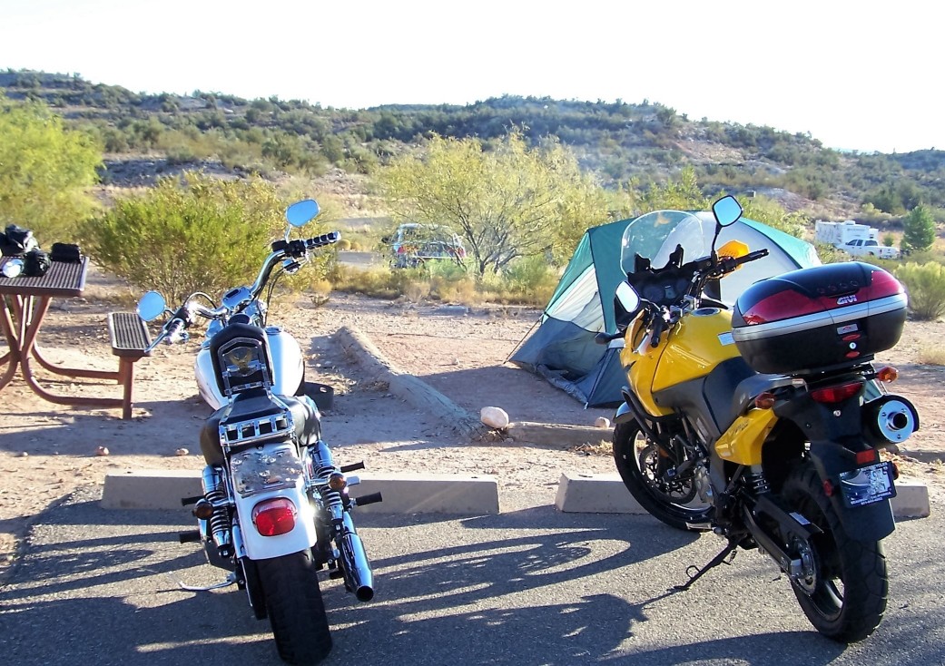 Comment choisir une tente de moto pour un road trip ?
