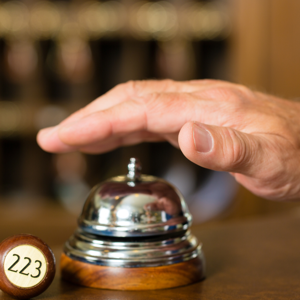 Sonnette à l'accueil d'un hotel